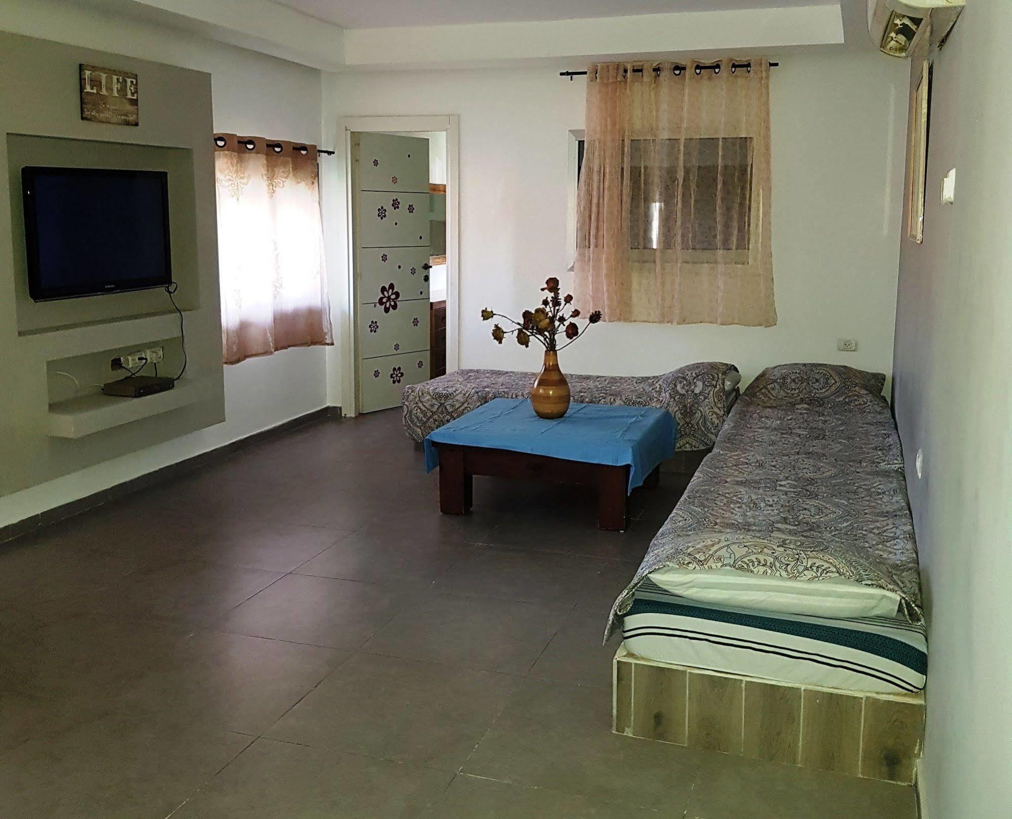 Little Prince Hostel-5 Min Walk To The Beach Eilat Dış mekan fotoğraf